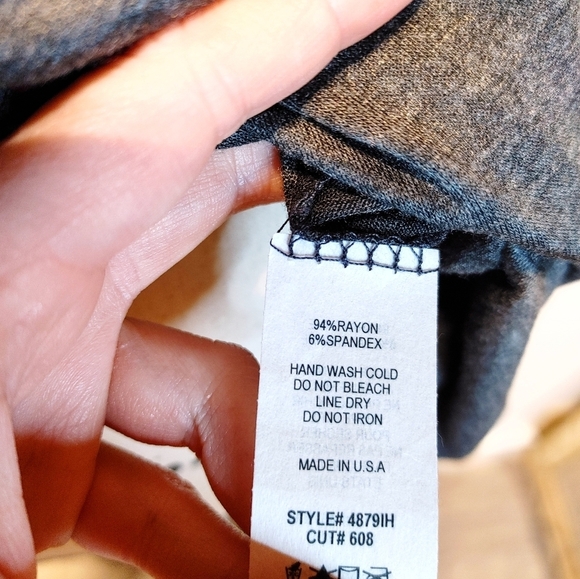 I Need A Hug Graphic Tee - Picture 8 of 8